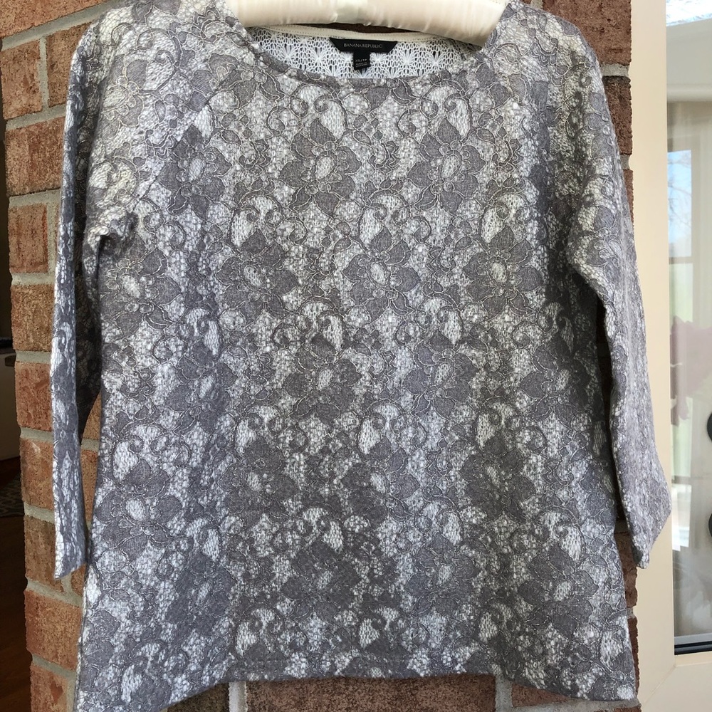 Banana Republic NWOT grey/silver & white lace top, 3/4 sleeves